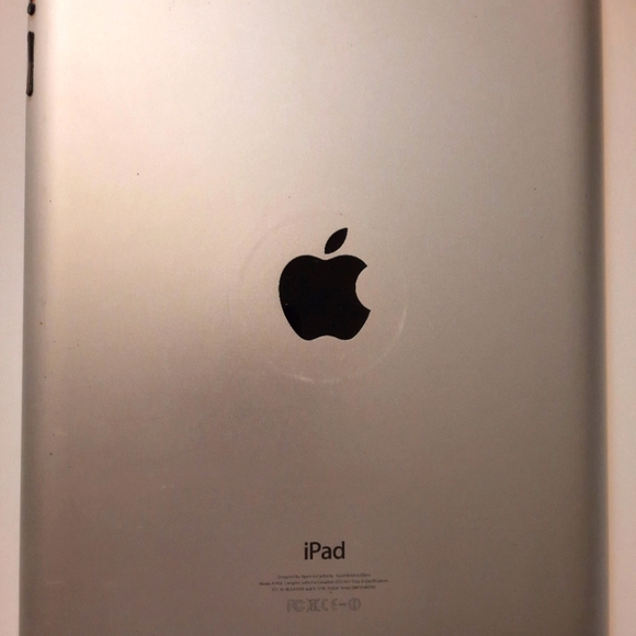 APPLE IPAD 20123 Version VERY GOOD CONDITION , 9,7 GENTLE USED$200